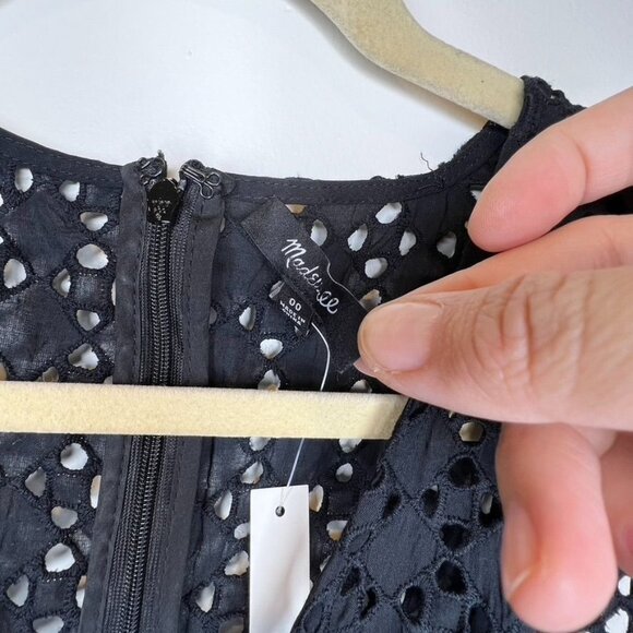 Madewell Black Eyelet Maxi Dress Size 00 Cotton Sleeveless Deep V-Neck NWT - Picture 2 of 7